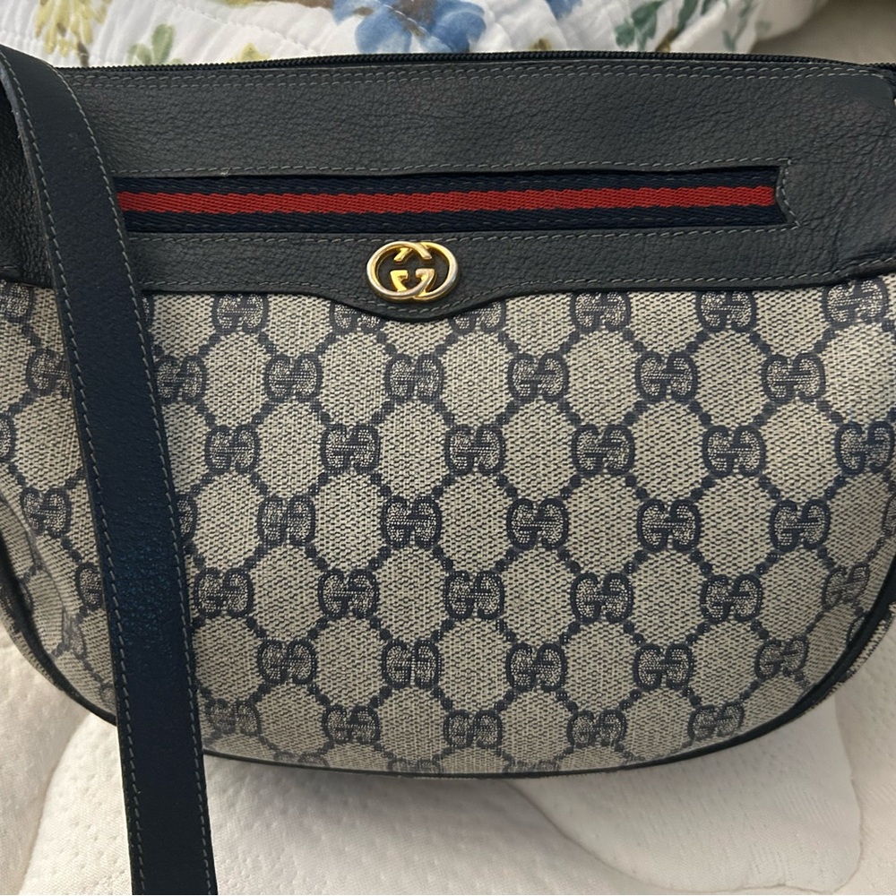GUCCI VINTAGE SHERRY LINE
CROSSBODY SHOULDER BAG BLUE LEATHER GG MONOGRAM
